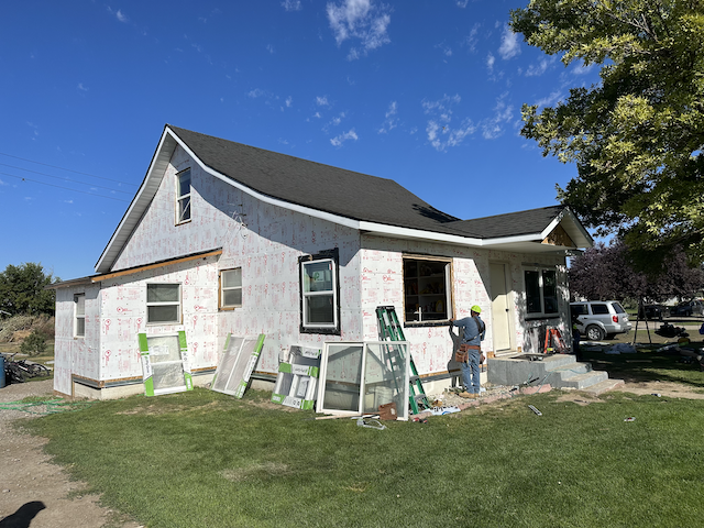 valerio's construction replacing a house siding and windows in the twin falls, magic valley, Idaho area